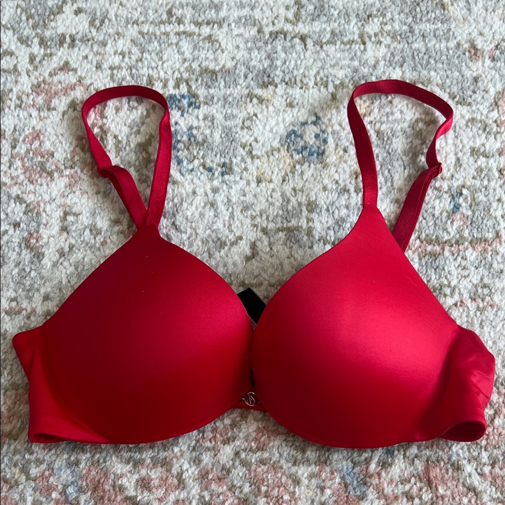 Victoria’s Secret red push-up bra. 32B
